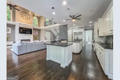 8190 Nesbit Ferry Road, Sandy Springs, GA 30350 - Photo 14