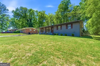 2725 Shoreland Drive SW, Atlanta, GA 30331 - Photo 2