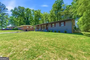 2725 Shoreland Dr SW, Atlanta, GA 30331 - Photo 2