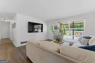 2725 Shoreland Dr SW, Atlanta, GA 30331 - Photo 6