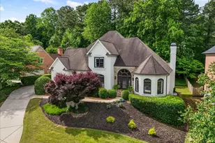 9170 Nesbit Lakes Dr, Alpharetta, GA 30022 - Photo 1