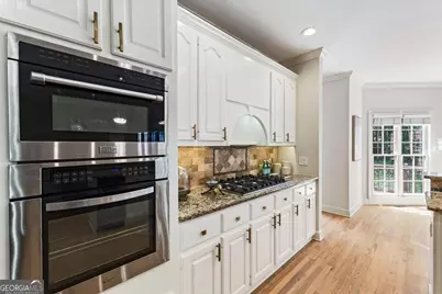 9170 Nesbit Lakes Drive, Alpharetta, GA 30022 - Photo 10