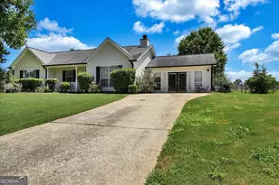 140 Greenleaf Dr, Hampton, GA 30228 - Photo 2
