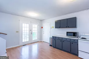 656 Bellemeade Ave NW, Atlanta, GA 30318 - Photo 2