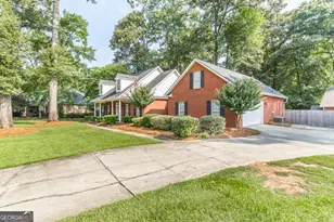 108 Scotsburg Dr, Warner Robins, GA 31088 - Photo 2