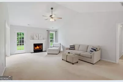 8790 Baycreek Ln, Gainesville, GA 30506 - Photo 6