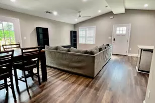 2752 Santa Barbara Dr NW, Atlanta, GA 30318 - Photo 4