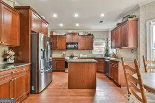 802 Autumn Meadow Dr, Loganville, GA 30052 - Photo 6