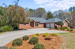 424 Capri Point, Lavonia, GA 30553 - Photo 2
