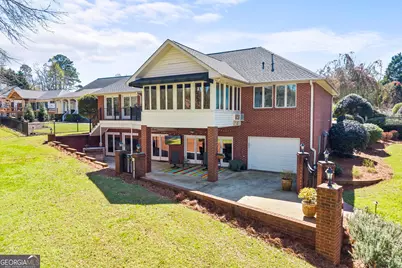 424 Capri Point, Lavonia, GA 30553 - Photo 2