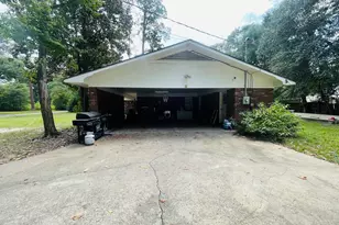 146 Evergreen St, Jesup, GA 31546 - Photo 4
