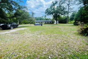 146 Evergreen St, Jesup, GA 31546 - Photo 6