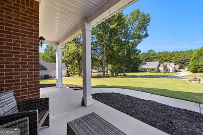 304 Ivy Vale Court, Tyrone, GA 30290 - Photo 2