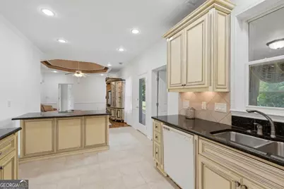 1340 Eryn Circle, Suwanee, GA 30024 - Photo 52