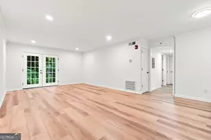 5095 Roswell Rd, Sandy Springs, GA 30342 - Photo 4
