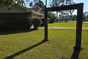 227 Colonial Dr, Baxley, GA 31513 - Photo 4
