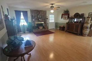 227 Colonial Dr, Baxley, GA 31513 - Photo 4