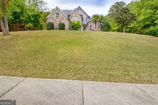 374 Persimmon Dr, Sharpsburg, GA 30277 - Photo 2