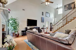 374 Persimmon Dr, Sharpsburg, GA 30277 - Photo 18