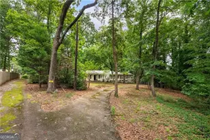 4715 Ridgeview Rd, Dunwoody, GA 30338 - Photo 2