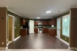 5861 Fairington Farms Ln, Lithonia, GA 30038 - Photo 6