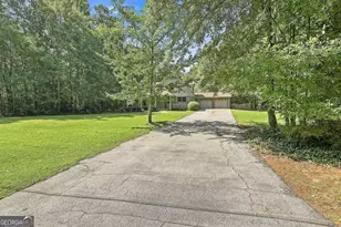 105 Hickory Pl, Fayetteville, GA 30214 - Photo 2