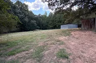 219 Rogers Cir, Barnesville, GA 30204 - Photo 4