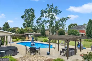 113 Bridgeway Dr, Warner Robins, GA 31088 - Photo 2