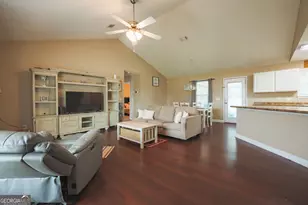 4063 Meadow Cir, Blackshear, GA 31516 - Photo 8