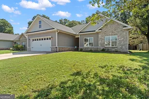 204 Dennard Dr, Perry, GA 31069 - Photo 2