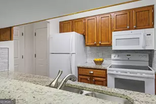 300 Johnson Ferry Road NE, Atlanta, GA 30328 - Photo 10