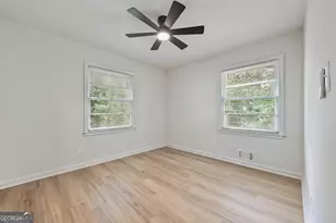 2529 Riggs Dr, East Point, GA 30344 - Photo 18