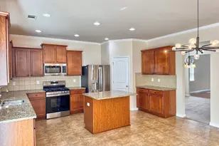 402 Sweetwood Ct, Lagrange, GA 30241 - Photo 8