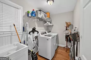 1882 Cambria Ave NW, Atlanta, GA 30318 - Photo 8