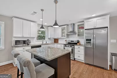 1882 Cambria Avenue NW, Atlanta, GA 30318 - Photo 4