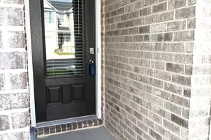 401 Lanier Cir, Woodstock, GA 30189 - Photo 2
