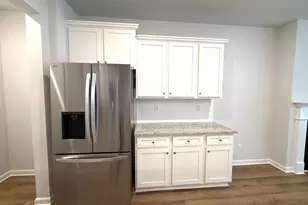 401 Lanier Cir, Woodstock, GA 30189 - Photo 8