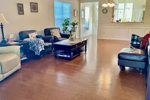 129 Plumleaf Ct, Griffin, GA 30223 - Photo 2