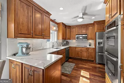 135 Colonial Drive, Saint Simons, GA 31522 - Photo 8