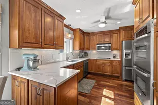 135 Colonial Dr, Saint Simons, GA 31522 - Photo 8