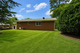 322 Parkway Pl, Monroe, GA 30655 - Photo 2