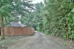 4660 Woodmere Ln, Columbus, GA 31907 - Photo 4