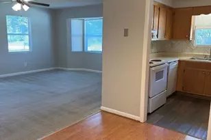 137 Royal Cir, Kingsland, GA 31548 - Photo 6