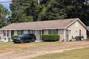 915 Arizona, Lagrange, GA 30241 - Photo 2