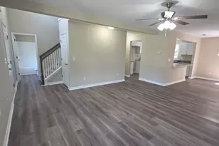 70 Charlotte Dr, Statham, GA 30666 - Photo 2