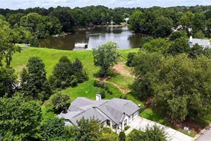 2722 Inverloch Cir, Duluth, GA 30096 - Photo 2