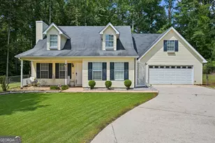 135 Creekview Dr, Newnan, GA 30263 - Photo 1