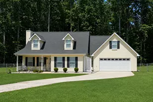 135 Creekview Dr, Newnan, GA 30263 - Photo 1