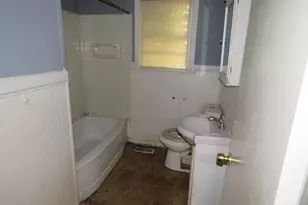 328 Taylor St, Barnesville, GA 30204 - Photo 10