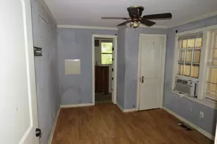 328 Taylor St, Barnesville, GA 30204 - Photo 8